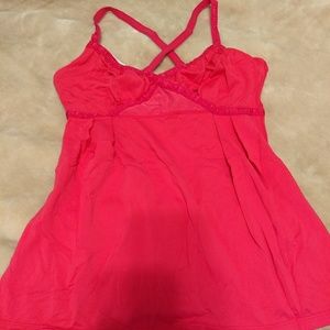 Lululemon tank (Magenta)